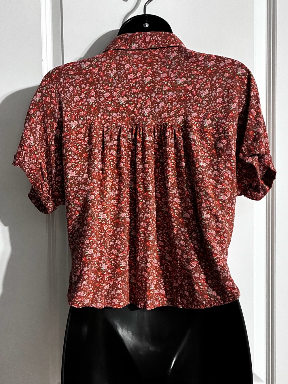 Aeropostale Rust Floral Crop Button-Down Shirt - Picture 2 of 4
